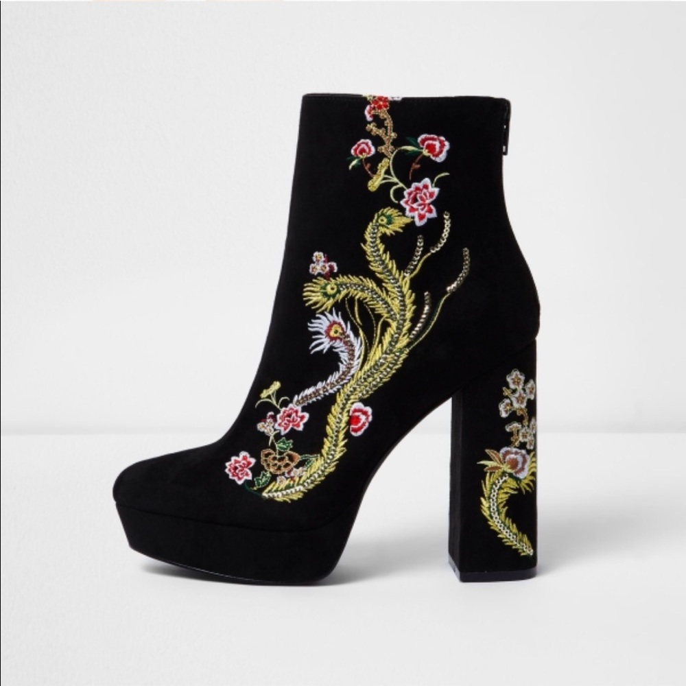 NWT - embroidered River Island platform